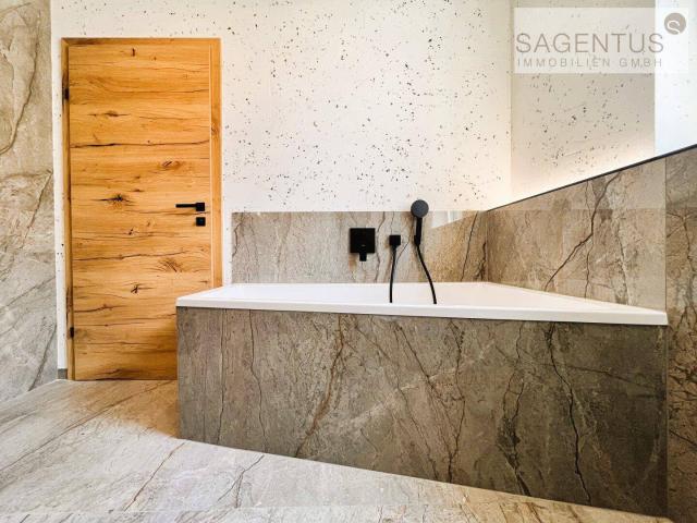 WOHNTRAUM in BESTLAGE: Repräsentative 4 Zimmer PENTHOUSE Wohnung mit zusätzlicher offener Galerie und über 100m² Terrassenfläche zu kaufen!
