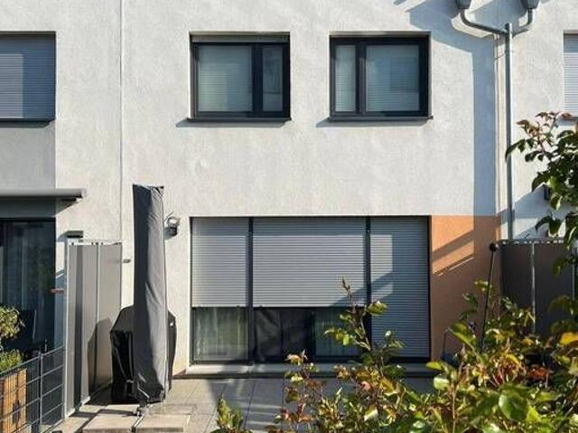 Wohntraum in Darmsheim: hochwertig möbliertes Reihenmittelhaus in besonderer Lage