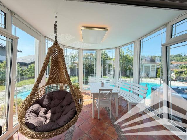Wohntraum in Linz Pichling: Riesiges Familiendomizil mit Pool, Doppelgarage und Carport