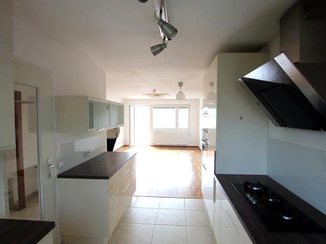 Wohntraum in Mödling – moderne 3 Zimmer Wohnung mit Balkon und Designerküche