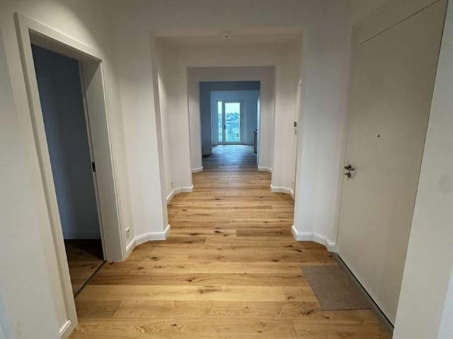 Wohntraum in Warburg, großzügige 3 Zimmer Wohnung mit Balkon