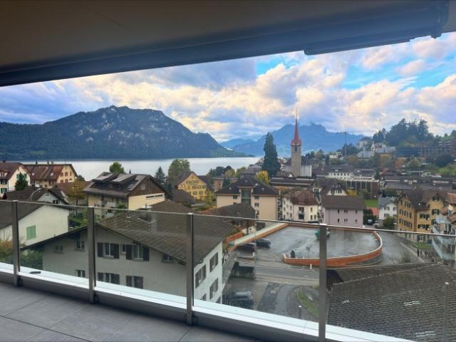 Wohntraum in Weggis mit Ausblick 2.5 Zimmerwohnung im 1. OG