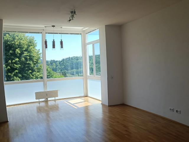 WOHNTRAUM mit Seltenheitswert in Mariatrost! ✨ 3 Zimmer, Wintergarten, unverbaubarer Grünblick & seitlichem Blick zur Basilika – jetzt besichtigen, wann es für Sie passt! Provisionsfrei