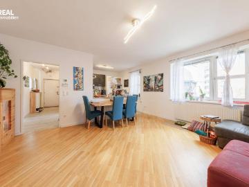 WOHNTRAUM WUNDERSCHÖNE 4 ZIMMER WOHNUNG MIT BALKON UND GARAGENPLATZ