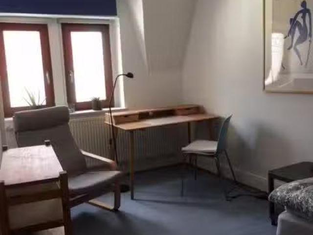 Wohnung mieten Bonn Schön geschnittenes Dachgeschoss Apartem.