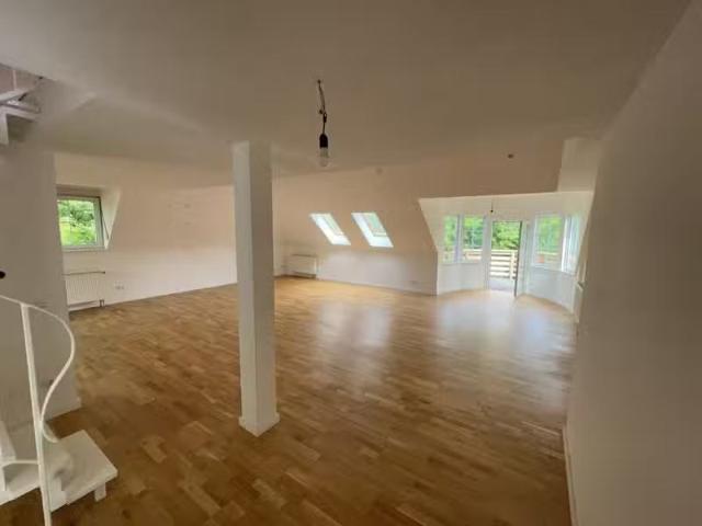 Wohnung mieten Carlsberg Lichtdurchflutete 4 Zi Maisonette m.