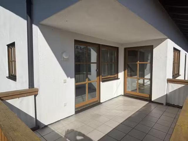 Wohnung mieten Gauting Ruhige 3 Zi Galerie Wohnung mit Süd W.