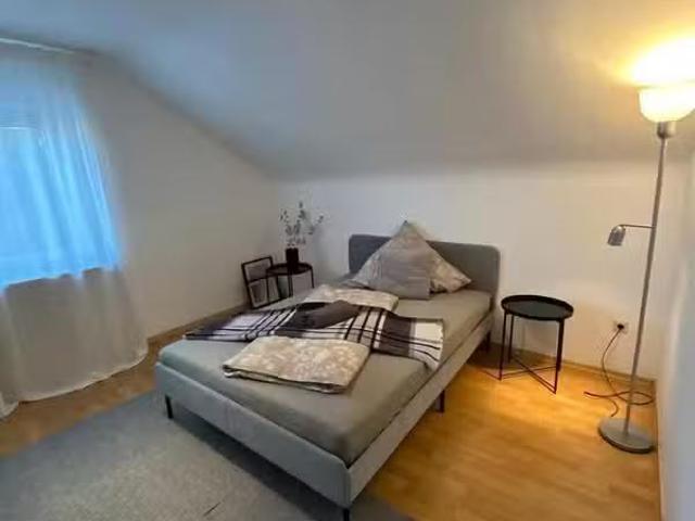 Wohnung mieten Gröbenzell Möblierte 2 Zimmer Dachgeschosswoh.