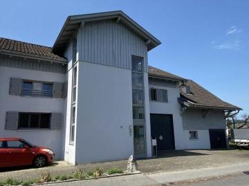 Etagenwohnung zur Miete in 6840 - Keller