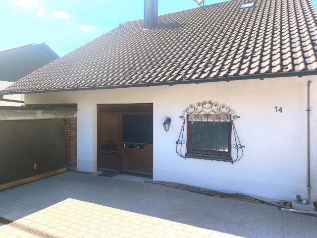 Wohnung mit 4 Zimmern und großem Garten