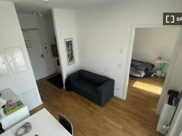 Wohnung mit 1 Schlafzimmer zu vermieten im Weitlingkiez, Berlin