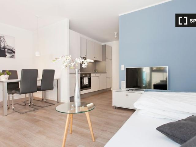 Wohnung mit 1 Schlafzimmer zu vermieten in Berlin