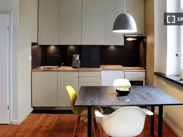 Wohnung mit 1 Schlafzimmer im Winsviertel, Berlin zu vermieten