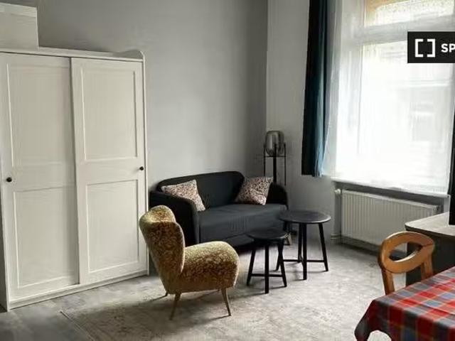 Wohnung mit 1 Schlafzimmer in Borsigwalde, Berlin zu vermieten