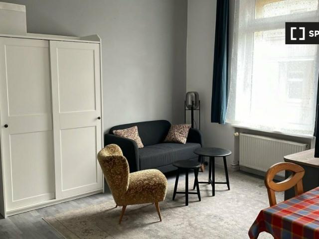 Wohnung mit 1 Schlafzimmer in Borsigwalde, Berlin zu vermieten