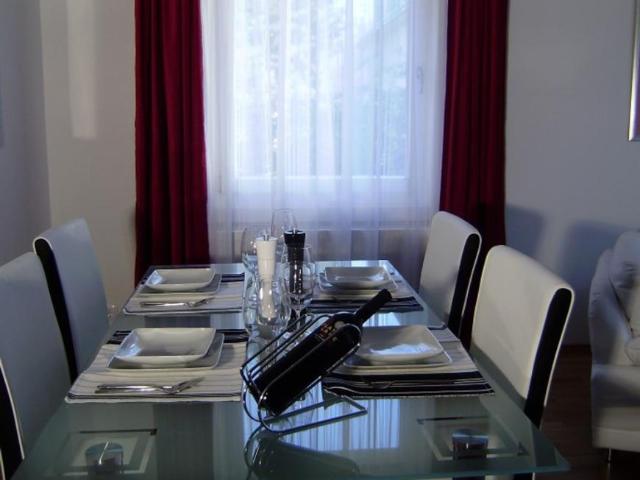 Zu Vermieten 2 Schlafzimmer Wohnung Vienna Vienna DS99383192