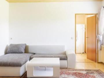 Etagenwohnung zur Miete in 9183 - Garten