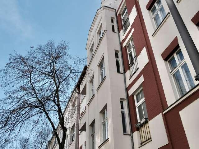 Wohnung mit 2 Schlafzimmern in Wilhelmstadt, Berlin zu vermieten