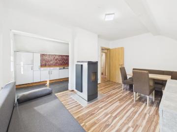 Etagenwohnung for sale in 9815