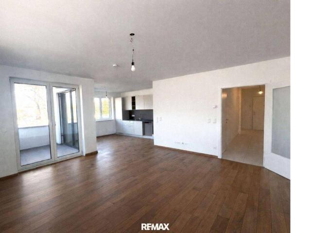 Wohnung mit Balkon und Parkplatz