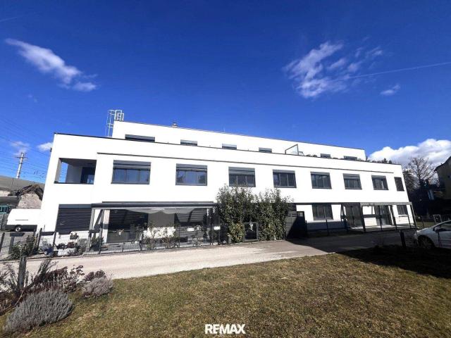 Wohnung mit Balkon und Parkplatz