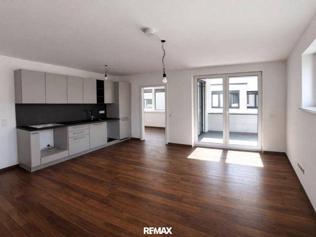 Wohnung mit Balkon und Parkplatz