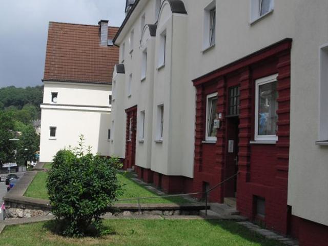 Wohnung mit Balkon und Wannenbad