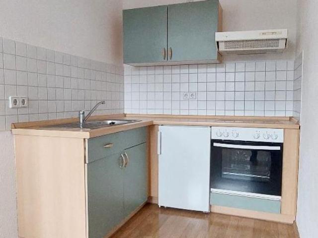 Wohnung mit Einbauküche im Zentrum sucht Sie!