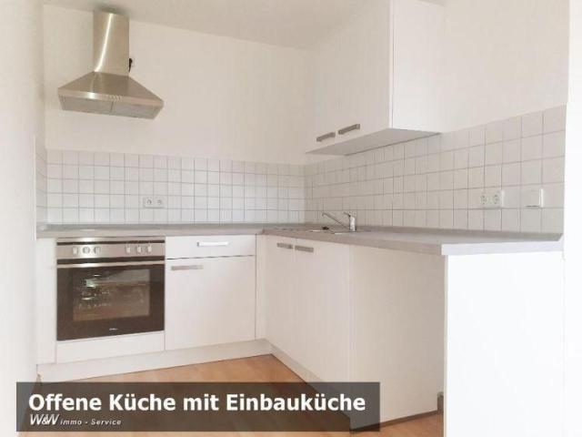 Wohnung mit Einbauküche im Zentrum sucht Sie!