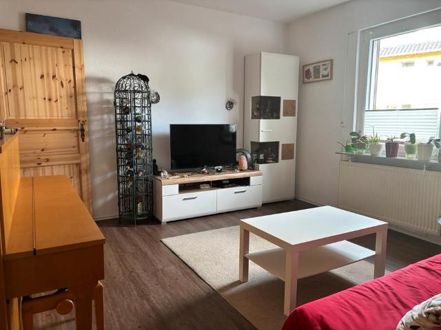 Wohnung mit eigenem Garten, Keller und Garage