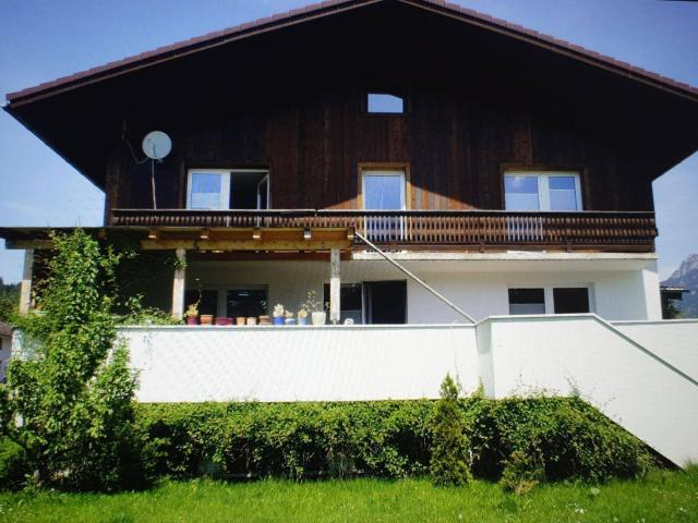Wohnung mit Garten und Terrasse