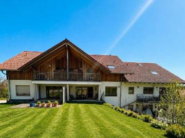 Wohnung mit GartenGarage u. Stellplatz
