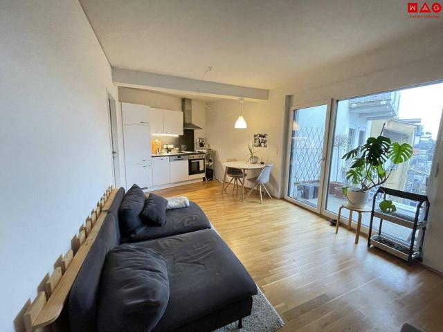 Wohnung mit großem Balkon in den Innenhof!