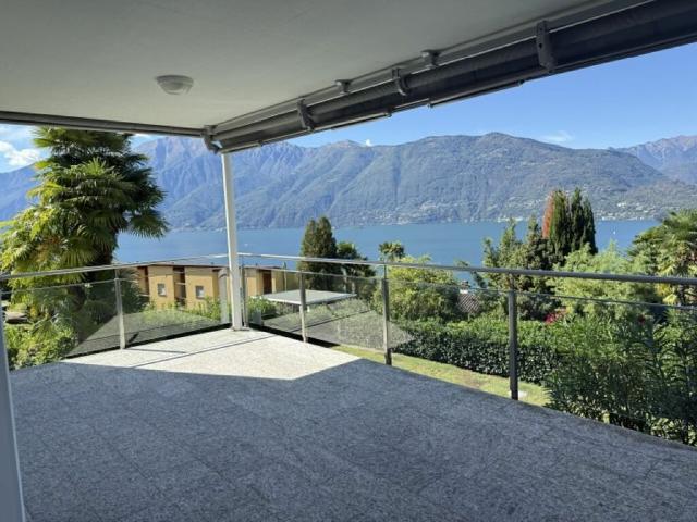 Wohnung mit grossen Terrassen und Pool