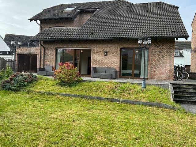 Wohnung mit Graten in top Rheinlage in Düsseldorf Alt Lörick