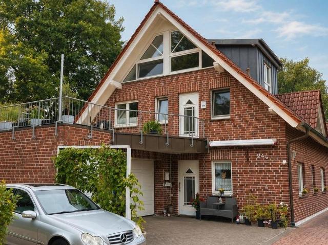 Wohnung mit Hauscharakter und eigenem Garten