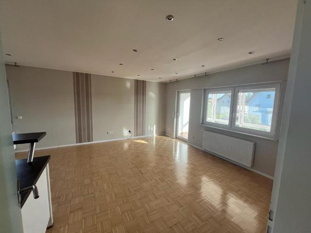 Wohnung mit Hauscharakter | 305 m² Garten | Wintergarten | Garage