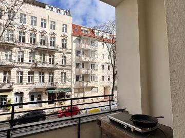 Wohnung mit Kamin und Balkon Nahe Savignyplatz