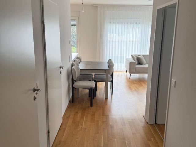 Wohnung mit kompletter neuer Einrichtung zu vergeben