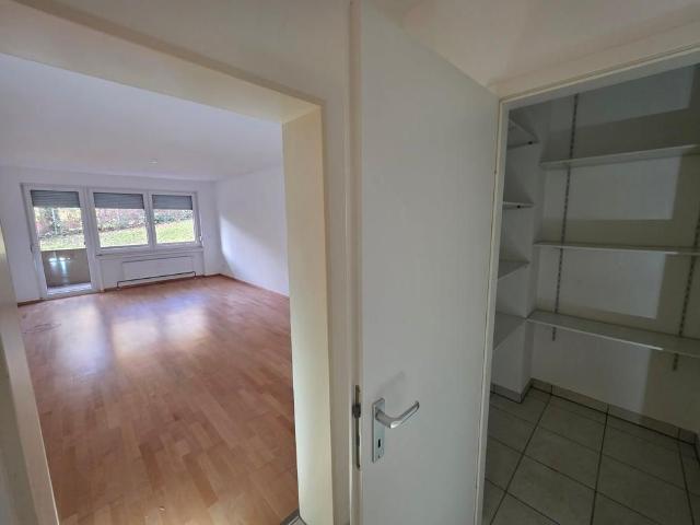 Wohnung mit Loggia, Einbauküche, Kellerbox in Saarbrücken Eschberg