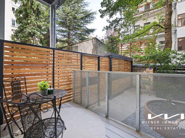 Wohnung mit moderner Ausstattung und Terrasse im Innenhof