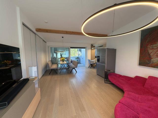 Wohnung mit Penthouse Charakter und überdachter Terrasse
