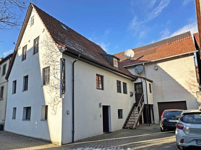 Zweifamilienhaus mit Scheune in Neckarbischofsheim!