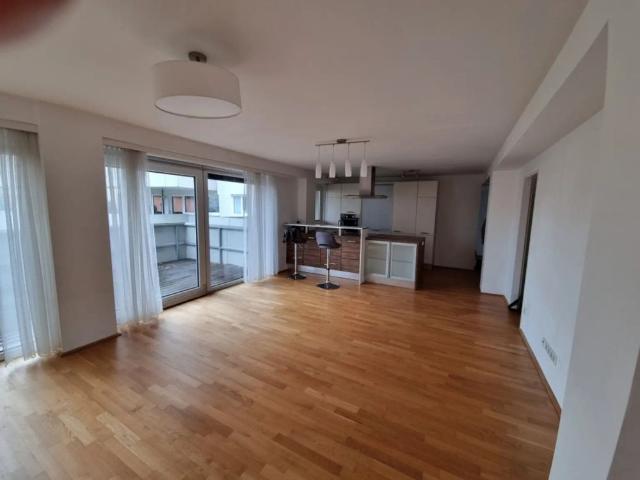 WOHNUNG MIT SONNENTERRASSE UND TG STELLPLATZ ITZLING