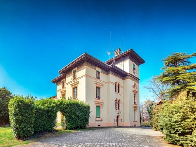 Wohnung C 180 m² im obersten Stockwerk – Renoviert 1893 Maison Maître