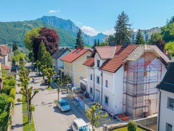 Wohnung für die Familie mit großem Eigengarten!