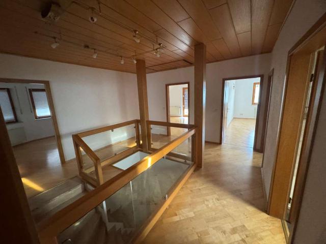 Wohnung im OG geeignet bis 5 Personen mit Balkon, super Lage