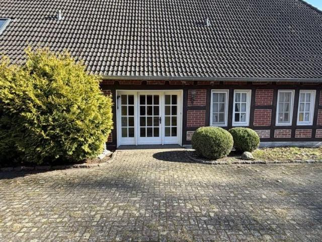 Wohnung im Erdgeschoss Charmantes Fachwerkhaus mit großem Garten und Kamin Wohnen im Grünen