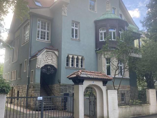 Wohnung in denkmalgeschützter Villa