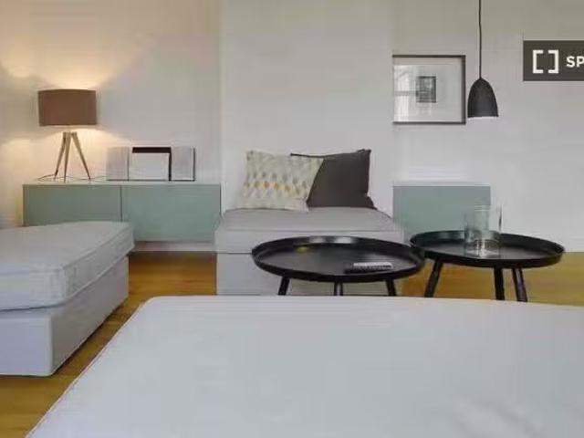 Wohnung in der Ackerstraße, Berlin, 70 m², 1 Schlafzimmer